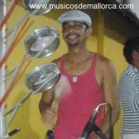 se oferece  percusionista profisional