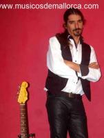 guitarrista-cantante se ofrece