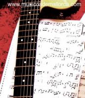 Guitarrist for your moments