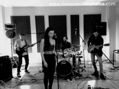 studio4 band y trocolos en concierto